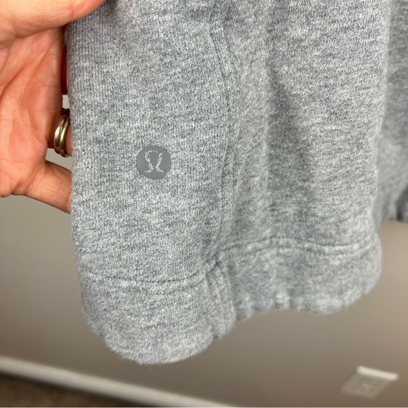 Lululemon Wind Down Pullover Hoodie Sweatshirt Womens Size 8 Gray Athletic Comfy - Picture 3 of 10